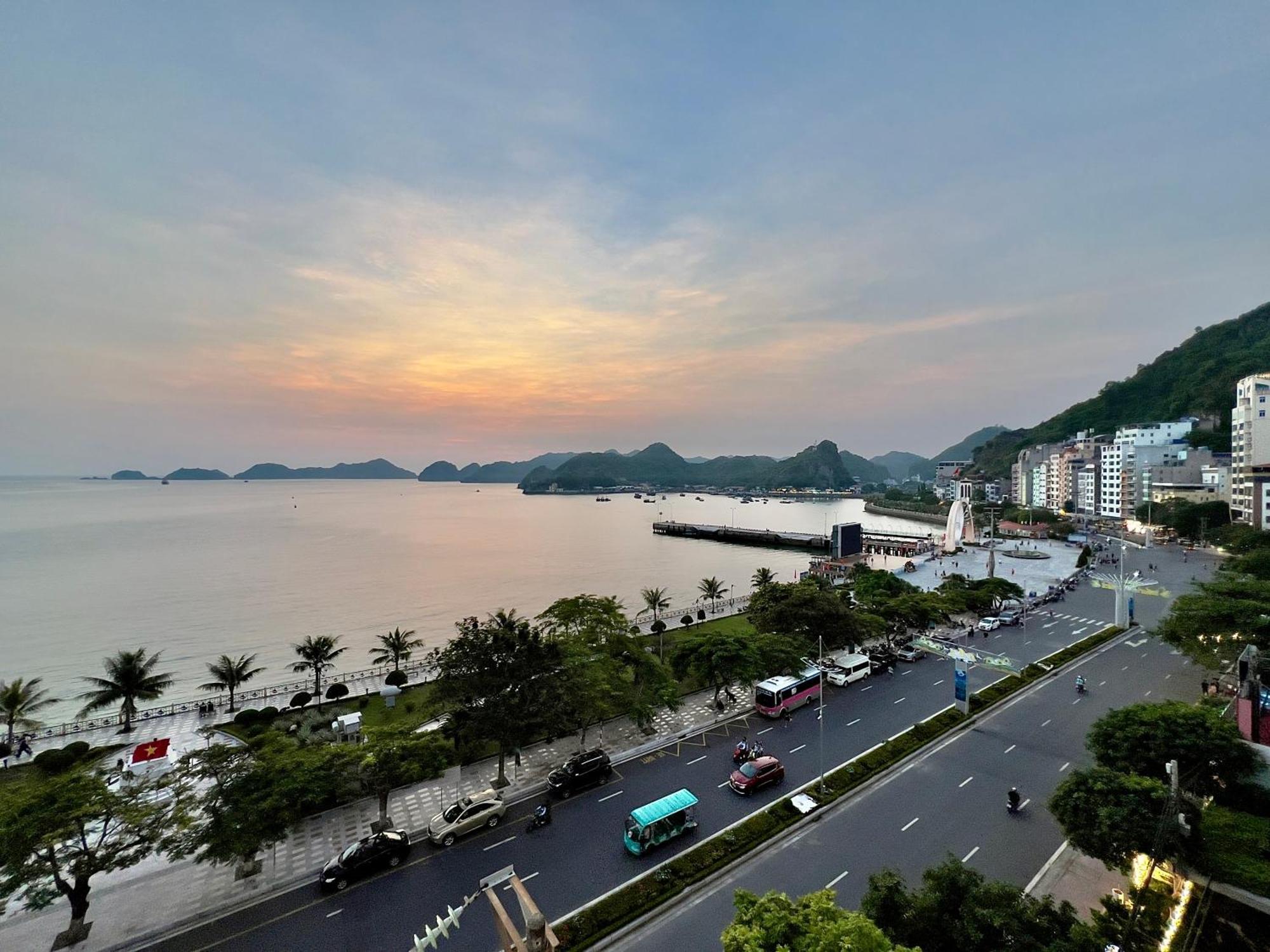 Manh Vuong Hotel Catba Dong Khe Sau Zewnętrze zdjęcie