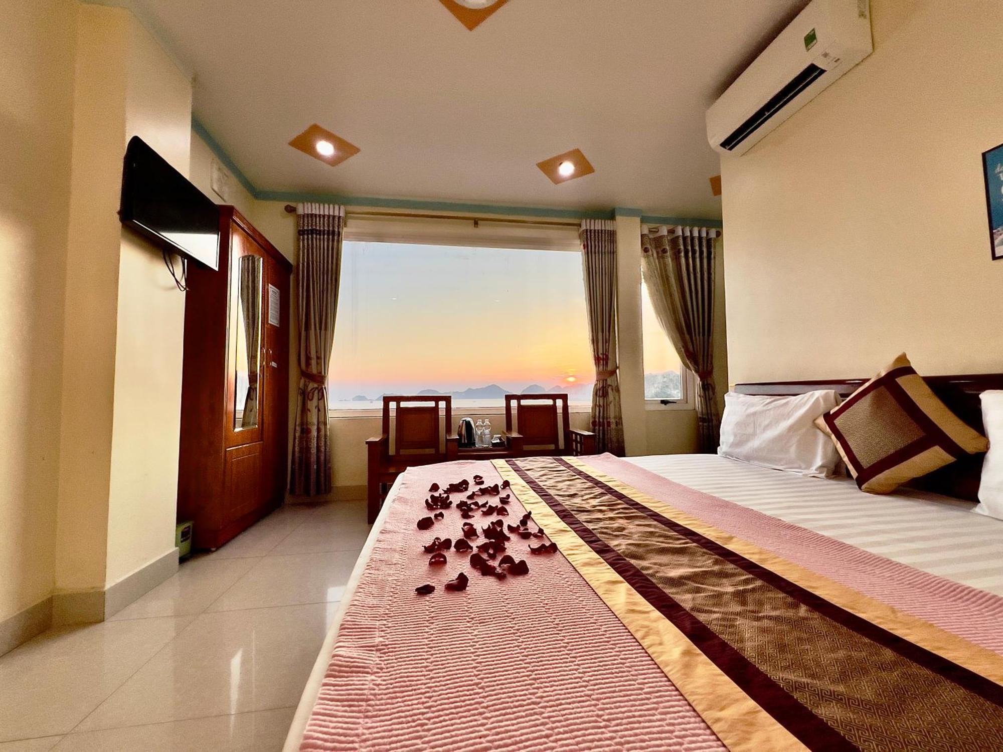 Manh Vuong Hotel Catba Dong Khe Sau Zewnętrze zdjęcie
